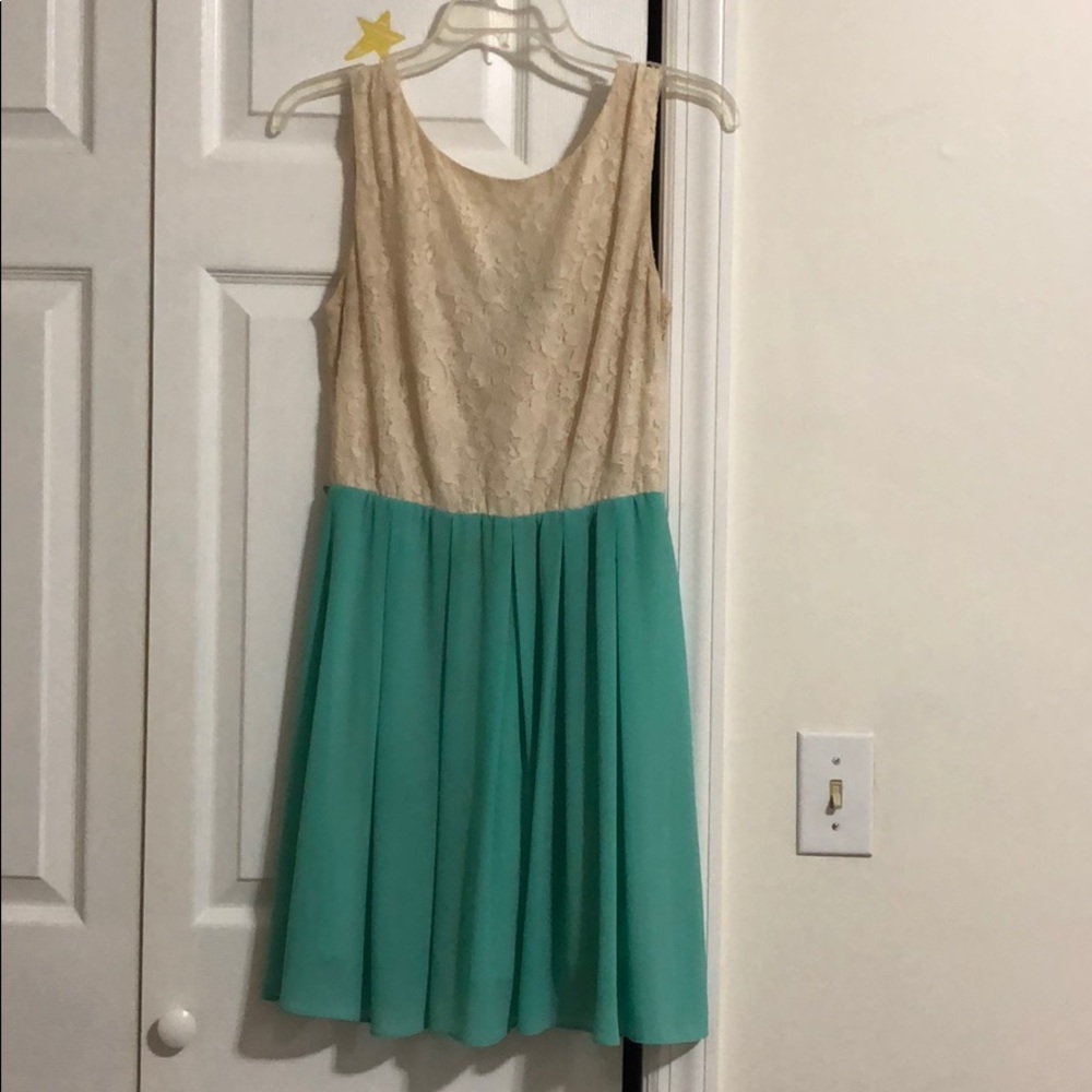 Elegant flowy dress